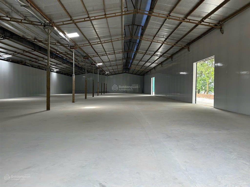 Cho thuê kho dt 1000m2  0912 666 ***