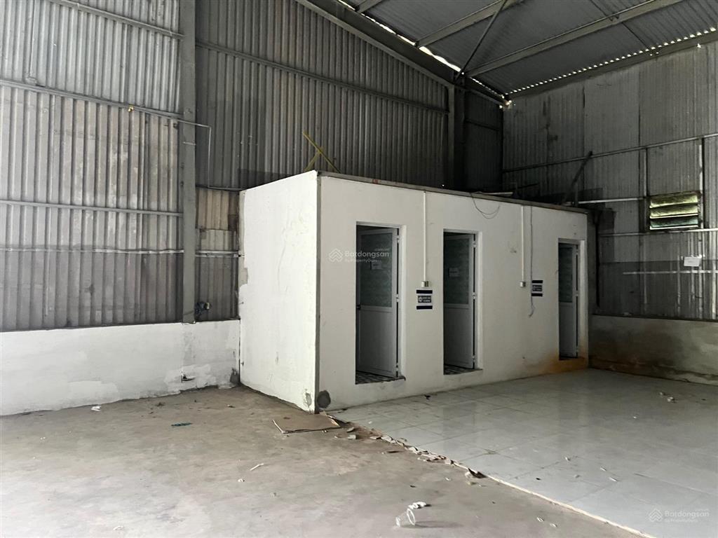 Tôi cần cho thuê gấp kho 600m2 mặt ql32, gần trạm trôi, cách kcn lai xá 2km, đan phượng, hn