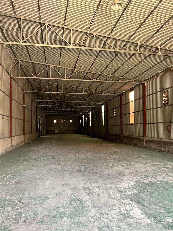 Tôi cần cho thuê gấp kho 600m2 mặt ql32, gần trạm trôi, cách kcn lai xá 2km, đan phượng, hn