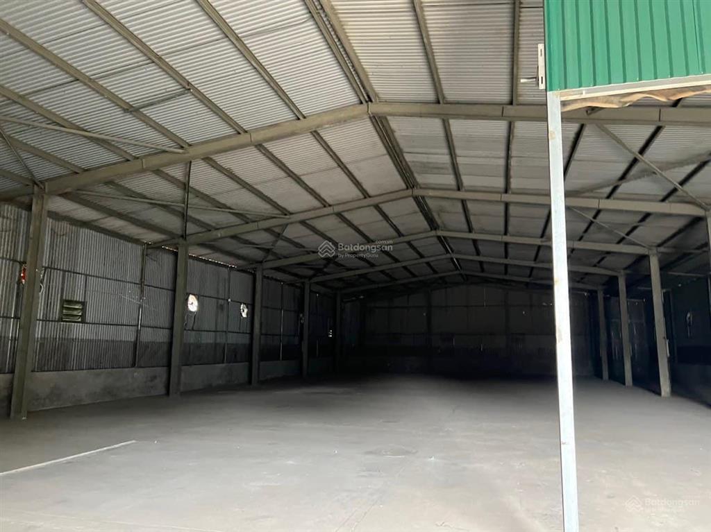 Chính chủ cho thuê kho 1000m2  mặt đường ql 32 tân lập  đan phượng