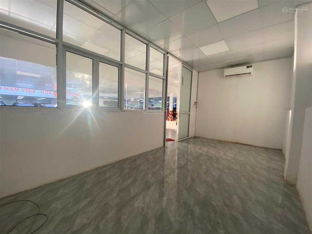 Cho thuê mặt bằng đẹp 200m2 kinh doanh salon ô tô  0912 666 *** mr quân