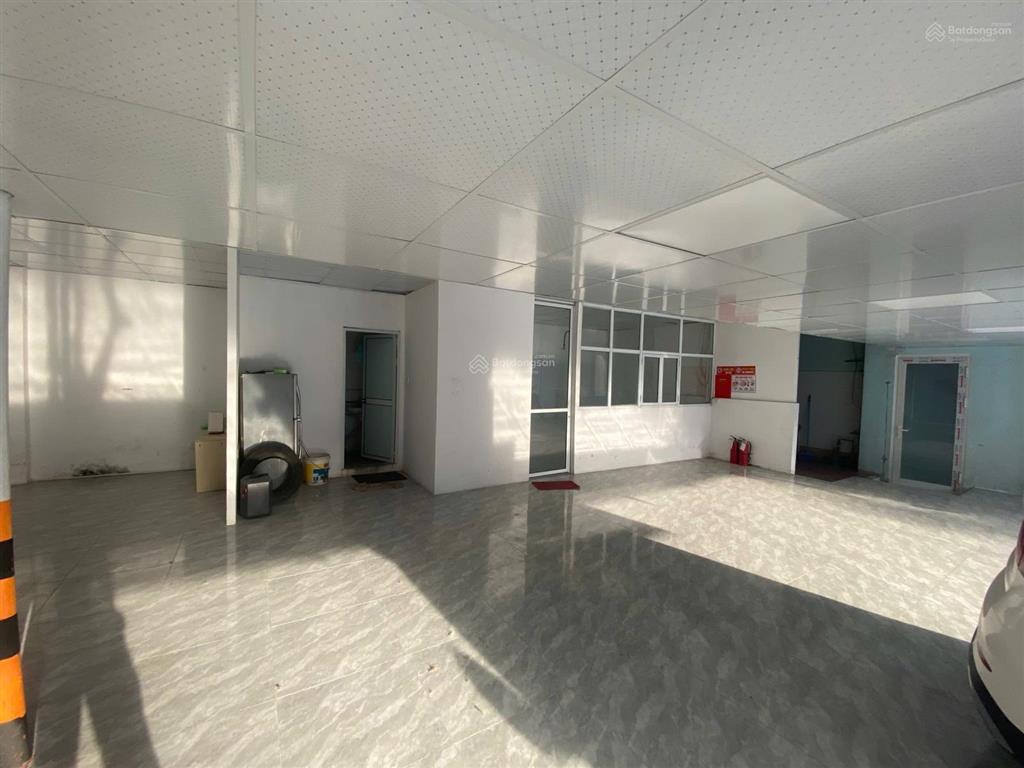 Cho thuê mặt bằng đẹp 200m2 kinh doanh salon ô tô  0912 666 *** mr quân