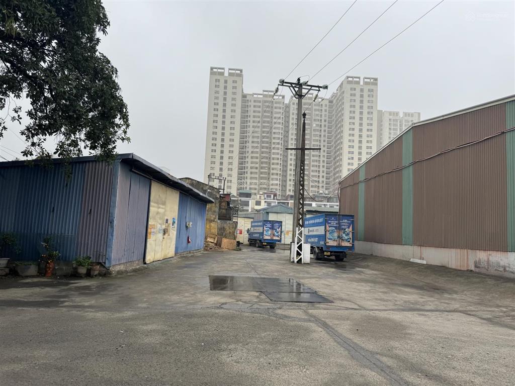 Chủ kho cho thuê kho đẹp 600m2 mặt ql32 ngã tư trạm trôi  0912 666 ***
