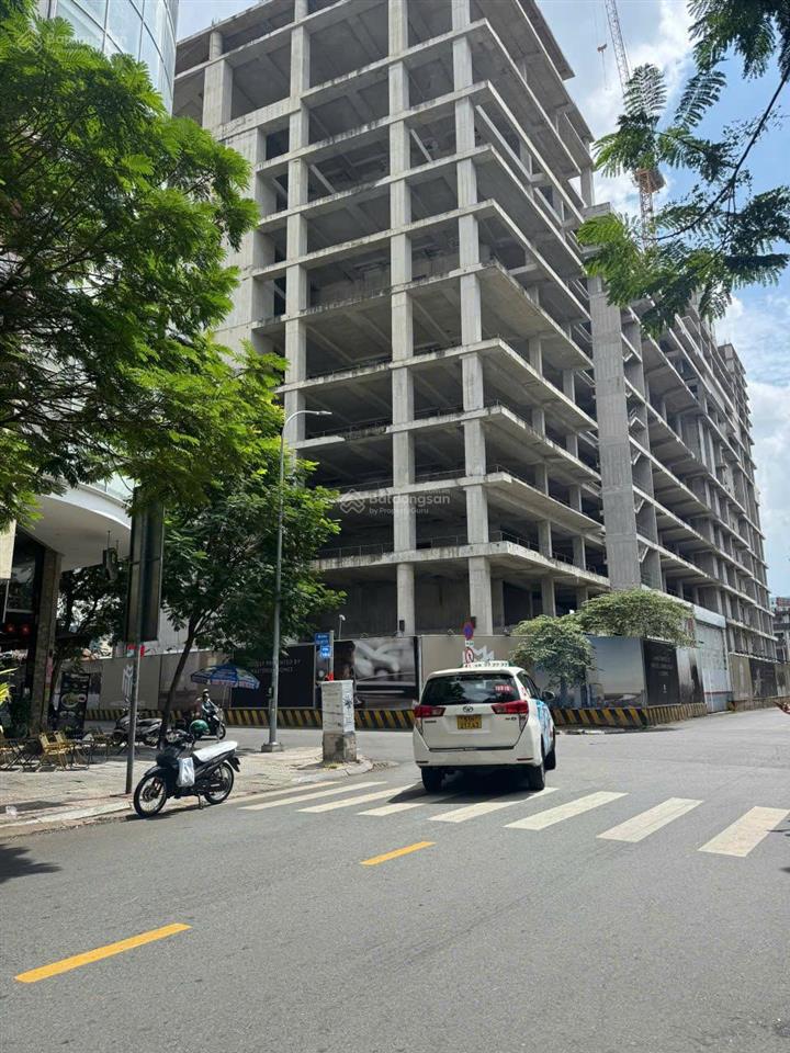 Cần bán nhà mặt tiền lý thường kiệt .quận 10. dt 6.2mx20m. giá chỉ 56 tỷ ( đoạn đẹp nhất con đường)