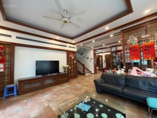 Bán bt vườn đào  tây hồ  sân vườn  gara  thang máy  ở luôn, giá 129 tỷ,  0869 818 ***