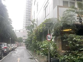 Hiếm! bán nhà lk 181 xuân thuỷ 80m2, vỉa hè, gara ô tô, an ninh tuyệt đối, giá 32 tỷ,  0869 818 ***