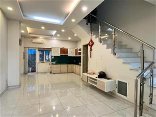 Cho thuê nhà phố mega village, 15 triệu  80m2, 3pn, 3wc, nội thất đầy đủ, trục 20m