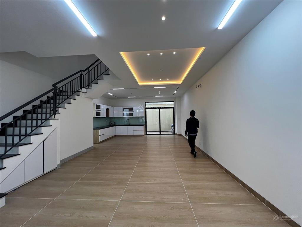 Cho thuê nhanh căn verosa 7x17  25 triệu  full nội thất  nhà mới  4 phòng ngủ 4wc  có sân vườn