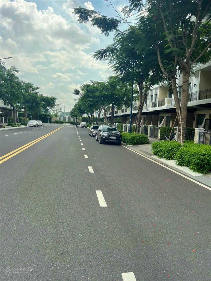 Cần bán căn 85m2 giá 15,5tỷ  nhà thô 4 tầng  tại verosa park. sổ hồng riêng. gọi phước