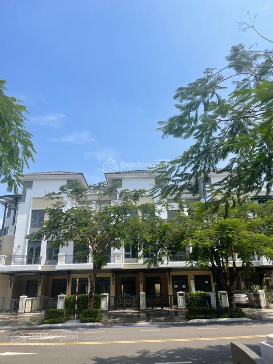 Cần bán căn 85m2 giá 15,5tỷ  nhà thô 4 tầng  tại verosa park. sổ hồng riêng. gọi phước