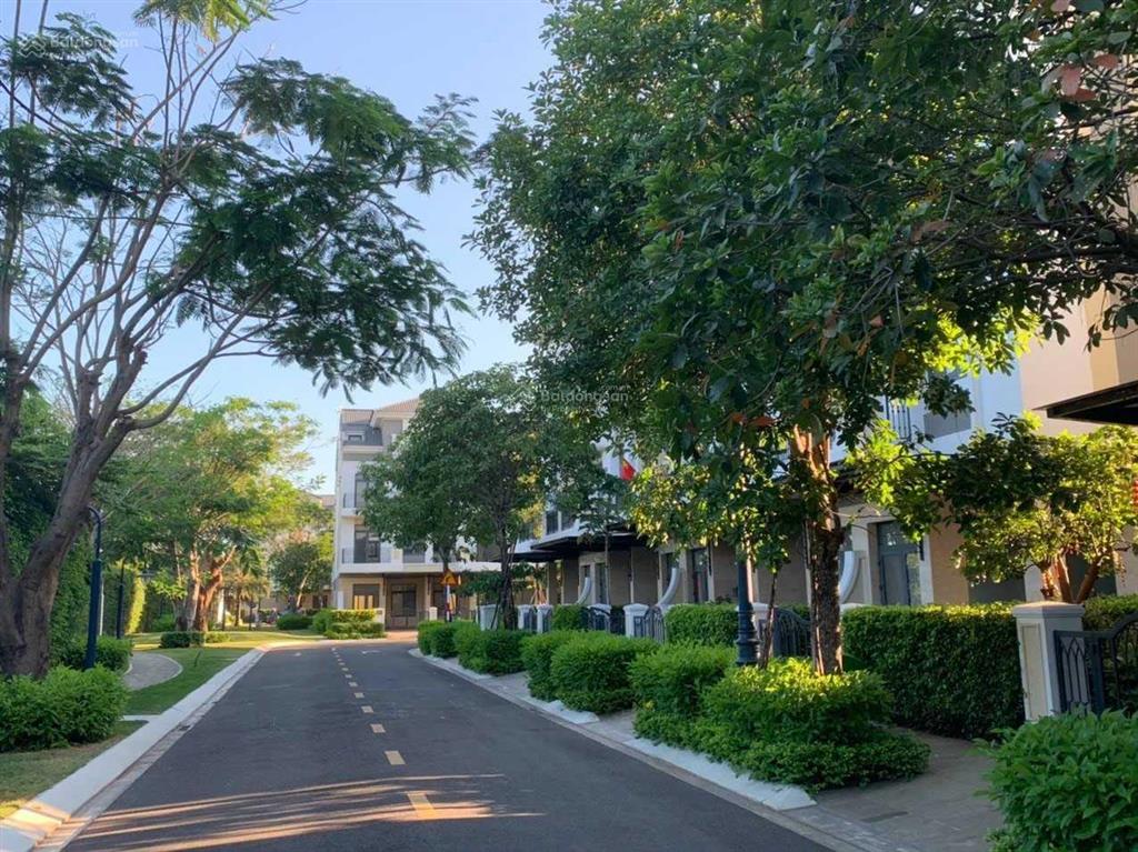 Cần bán căn 85m2 giá 15,5tỷ  nhà thô 4 tầng  tại verosa park. sổ hồng riêng. gọi phước