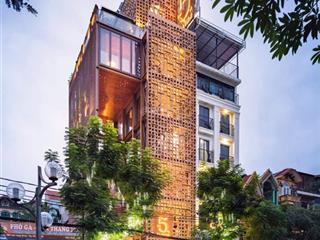 Bán tòa nhà mặt phố lạc long quân, tây hồ dt 115m2, mặt tiền 9,5m, vỉa hè rộng  kinh doanh đa dạng