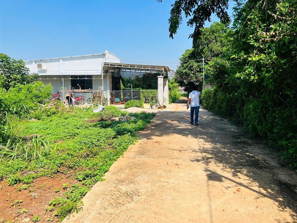 Bán đất đẹp gần nhà thờ giáo xứ đất đỏ tại đường phạm văn hy, thị trấn đất đỏ, 870 triệu, 163 m2