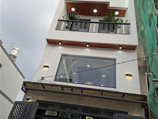 Bán nhà trệt + lửng + 2 lầu và sân thượng dt 60m2 đầy đủ nội thất