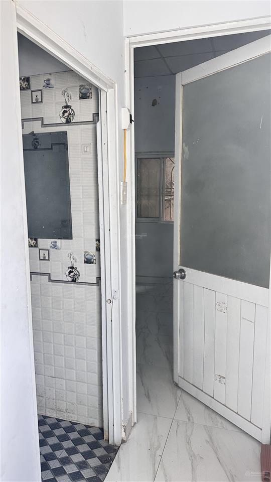 Bán nhà trệt 3 lầu và sân thượng dt 4*13m hướng tây bắc