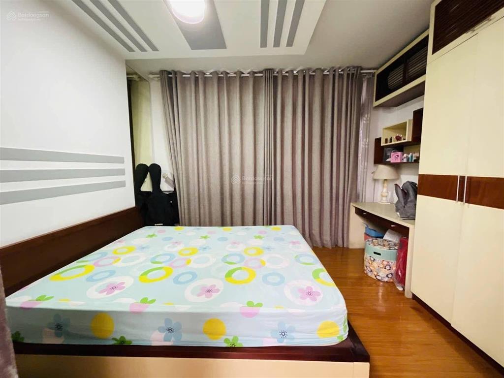 Cho thuê nhà đ/c 70/ 36 tây thạnh  4.3x10  3 tầng  3pn4wc  giá rẻ