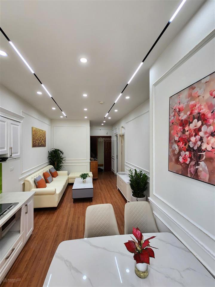 Giá nào cũng bán !!! tôi cần bán nhanh căn 2 ngủ full đồ ,sđcc tại toà pcc1 complex chỉ việc về ở