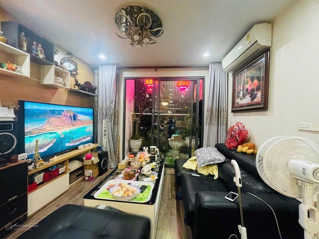 Chính chủ bán căn chung cư tầng 11 chung cư helios, 75 tam trinh. view thoáng sáng, tặng nội thất.