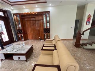 Cho thuê nhà riêng 210m2 x 4 tầng, 25tr/th, 0888 516 ***