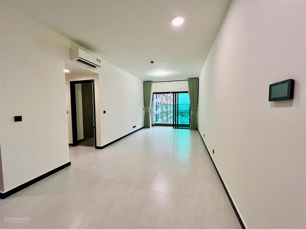 Bán căn hộ 1pn, 67m², view hồ bơi, nhà trống sẵn sàng decor giá chỉ 6.9 tỷ