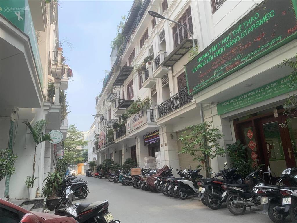 Bán nhà liền kề khu 90 nguyễn tuân dt 70m  mt 5.5 m  ô tô  kinh doanh  vp cty ..  0979 955 ***