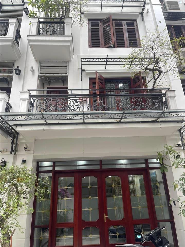 Bán nhà liền kề khu 90 nguyễn tuân dt 70m  mt 5.5 m  ô tô  kinh doanh  vp cty ..  0979 955 ***