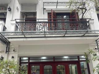 Bán nhà liền kề khu 90 nguyễn tuân dt 70m  mt 5.5 m  ô tô  kinh doanh  vp cty ..  0979 955 ***