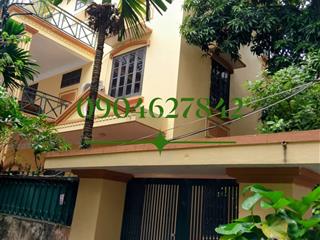 Hot! cho thuê nhà nguyên căn sân vườn rộng rãi tại ngõ 79 trần cung