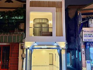 Siêu hót hàng mặt tiền phan xích long q11 vị trí cực kì đẹp. dt 4*20m thiết kế sang trọng giá 13tỷ