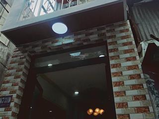 Bán nhà lê đại hành q11 dt 2.2 m* 11 m trệt lầu nhà đẹp hẻm thông shr giá 2 tỷ750