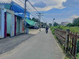 Mặt tiền kinh doanh, xung quanh rất nhiều biệt thự tiện ích đầy đủ