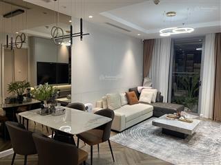 Chính chủ bán căn 2pn2vs, 86m2, vinhomes nguyễn chí thanh, view hồ, full nội thất đẹp