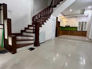 Cho thuê nhà dịch vụ vạn phúc 50m2 x 4 tầng 1 tum cực đẹp chỉ 15 triệu 0903 409 ***