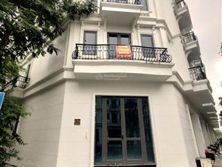 Cho thuê nhà ngô thì nhậm thông sàn thang máy 70m2 x 3 tầng, 18 triệu, 0903 409 ***