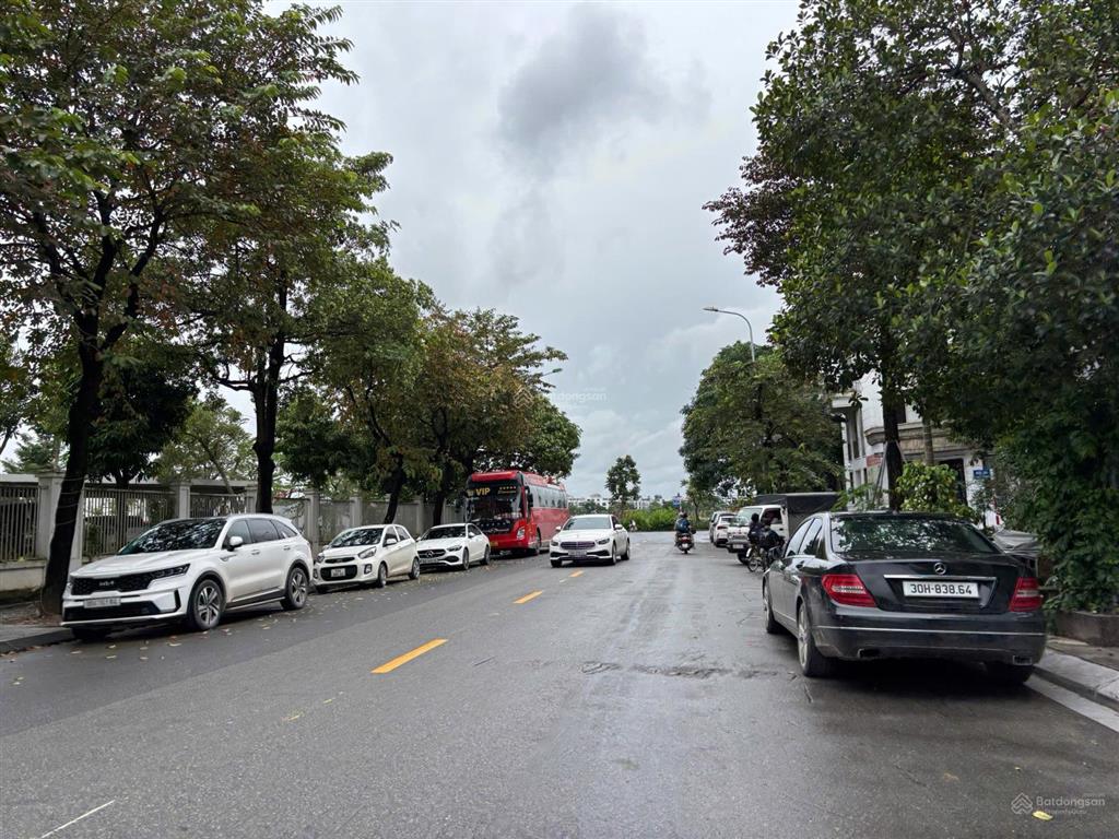 Bán biệt thự 308m2, mt 14m chu huy mân, phường sài đồng, long biên, hà nội, ở, kd làm vp đều được