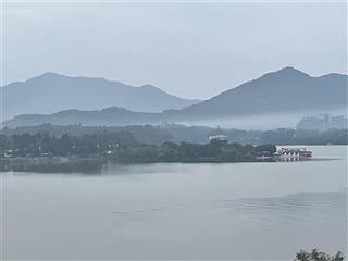 Cần bán nhanh đất nghỉ dưỡng vip mặt hồ cấm sơn có 400m2 đất ở có sẵn nhà 2 tầng kiên cố view đẹp