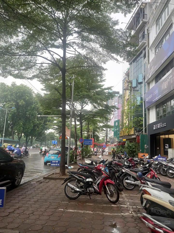 Bán đất ngã tư đường láng  gần cầu giấy 104 m2. măt tiền 8m kinh doanh