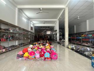 Chủ kẹt, bán gấp nhà lầu, thu nhập 20 triệu/tháng, đối diện chợ, vị trí đẹp. 0366 236 ***