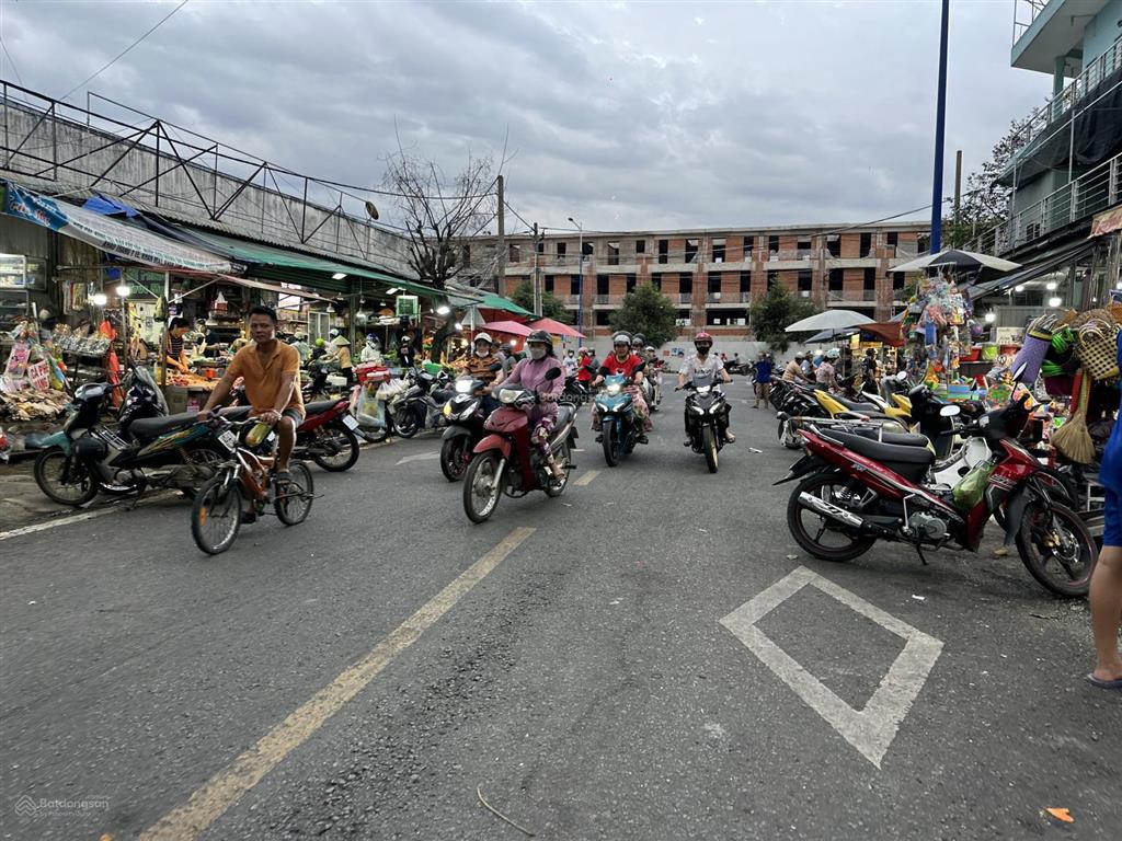 Bán lô góc, trung tâm thành phố mới, vị trí cực víp, giá rẻ, thu nhập 30tr, ngay chợ. 0366 236 ***