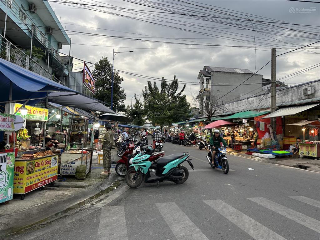 Lô góc trung tâm thành phố mới, ngay chợ, thu nhập tốt, vị trí bố, giá rẻ. 0366 236 ***