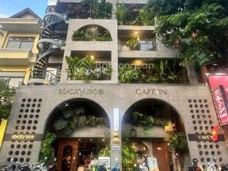 Bán tòa nhà 5 tầng mặt tiền đường quốc hương phường thảo điền q2 tp hcm. 181m2 giá bán 120 tỷ