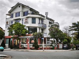 Bán villas góc 2 mặt tiền đường kdc gia hòa phường phước long b q9. 220m2 dtsxd 365m2. 30 tỷ 500