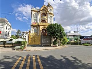 Bán villas góc 2 mặt tiền nguyễn thanh sơn view sông sài gòn 312m2. dtsd 900m2. 170 tỷ