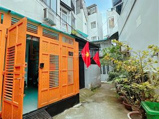 Bán nhà nhỏ 1 tỷ 5 ngay trung tâm bình thạnh  chợ bà chiểu giáp quận 1