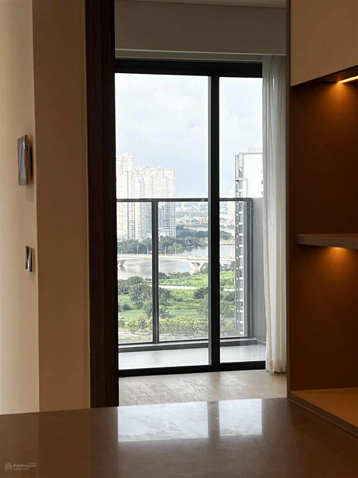 Bán căn hộ opera  2pn view sông lầu cao vị trí độc tôn