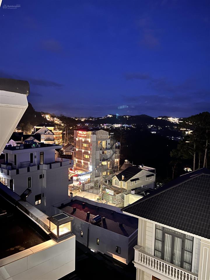 Chính chủ bán biệt thự cao cấp đà lạt 2 mặt tiền ô tô  full nội thất view siêu đẹp p.xuân hương