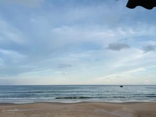 Còn duy nhất lô đất biển góc 2 mặt tiền để xây homstay,lạc long quânphan thiết giá tốt.