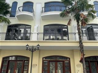 Chuyển nhượng chà là 58.5m2, đông nam, ban công to, sẵn sổ  8tỷ250 nét