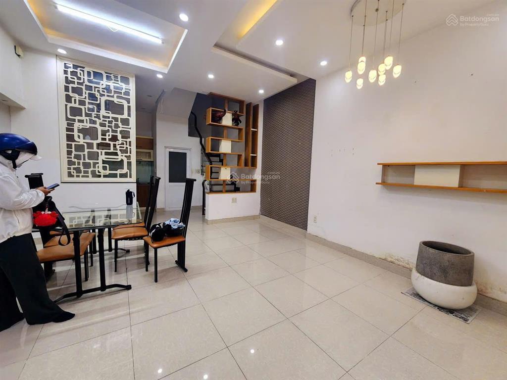 Bán nhà 4 tầng (ngang 5m) nguyễn thị tần p2, q8 gần chợ rạch ông