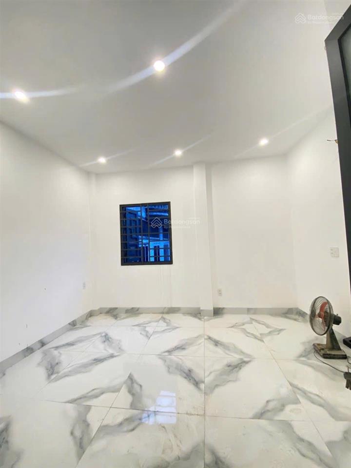 Bán nhà xây mới 4 tầng đường mạc vân p13 q8  gần cầu chà và